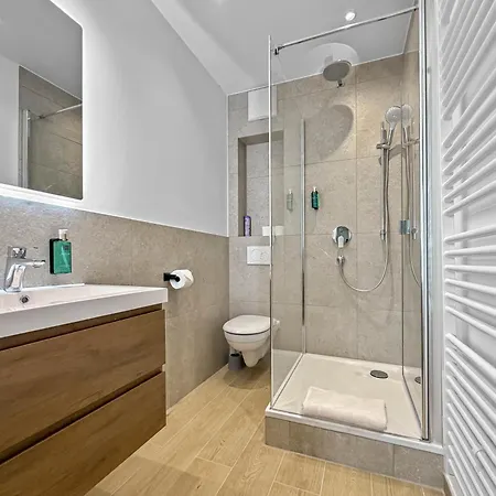 Flatista Homes - Leon Apartman München