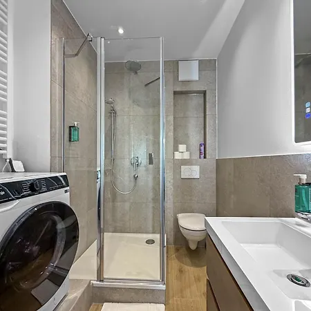 Flatista Homes - Leon Apartman *